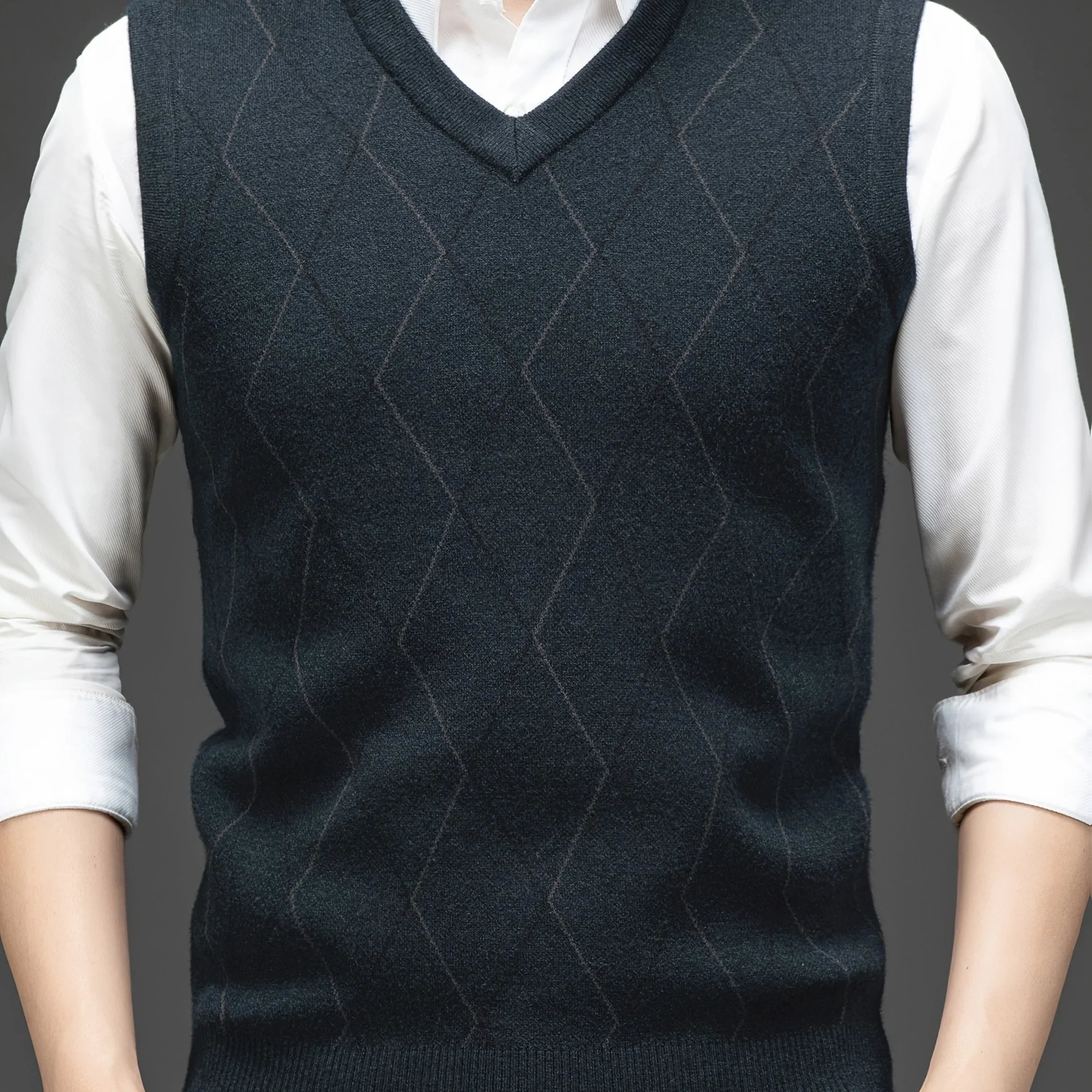 Herre pullover | Strikket v-hals pullover med diamantmønster