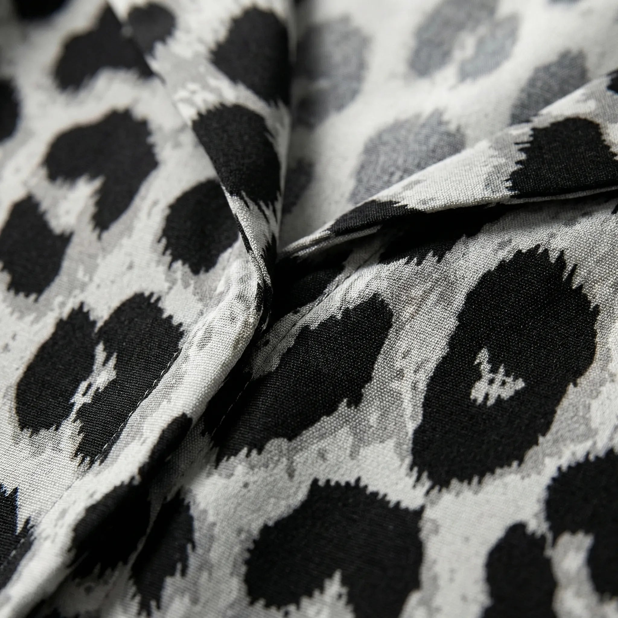 Bluse med leopardprint | Løs pasform