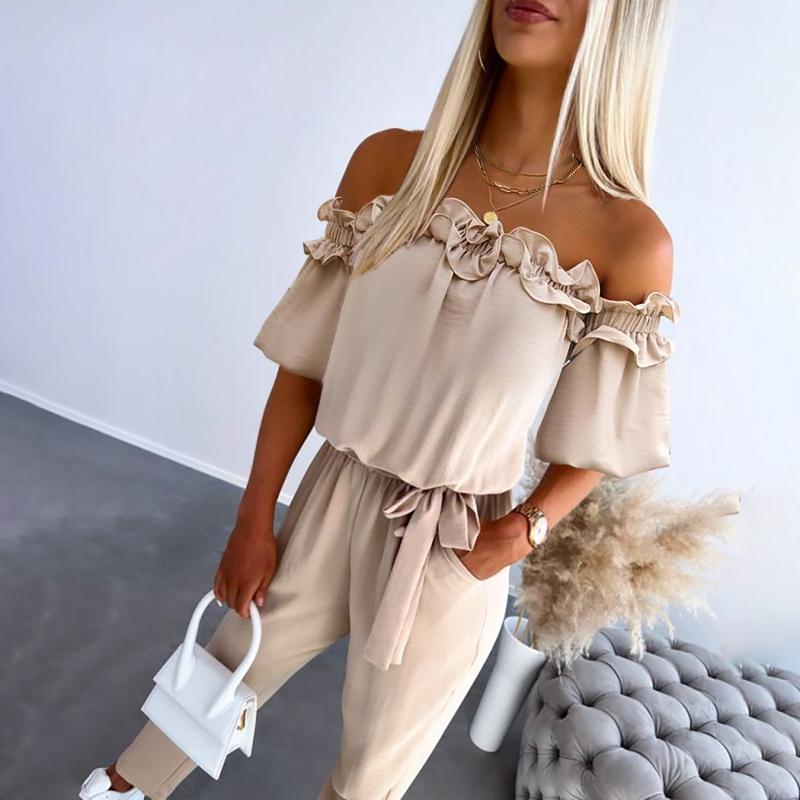 Damejumpsuit med korte ærmer | off-shoulder hals og bindebælte