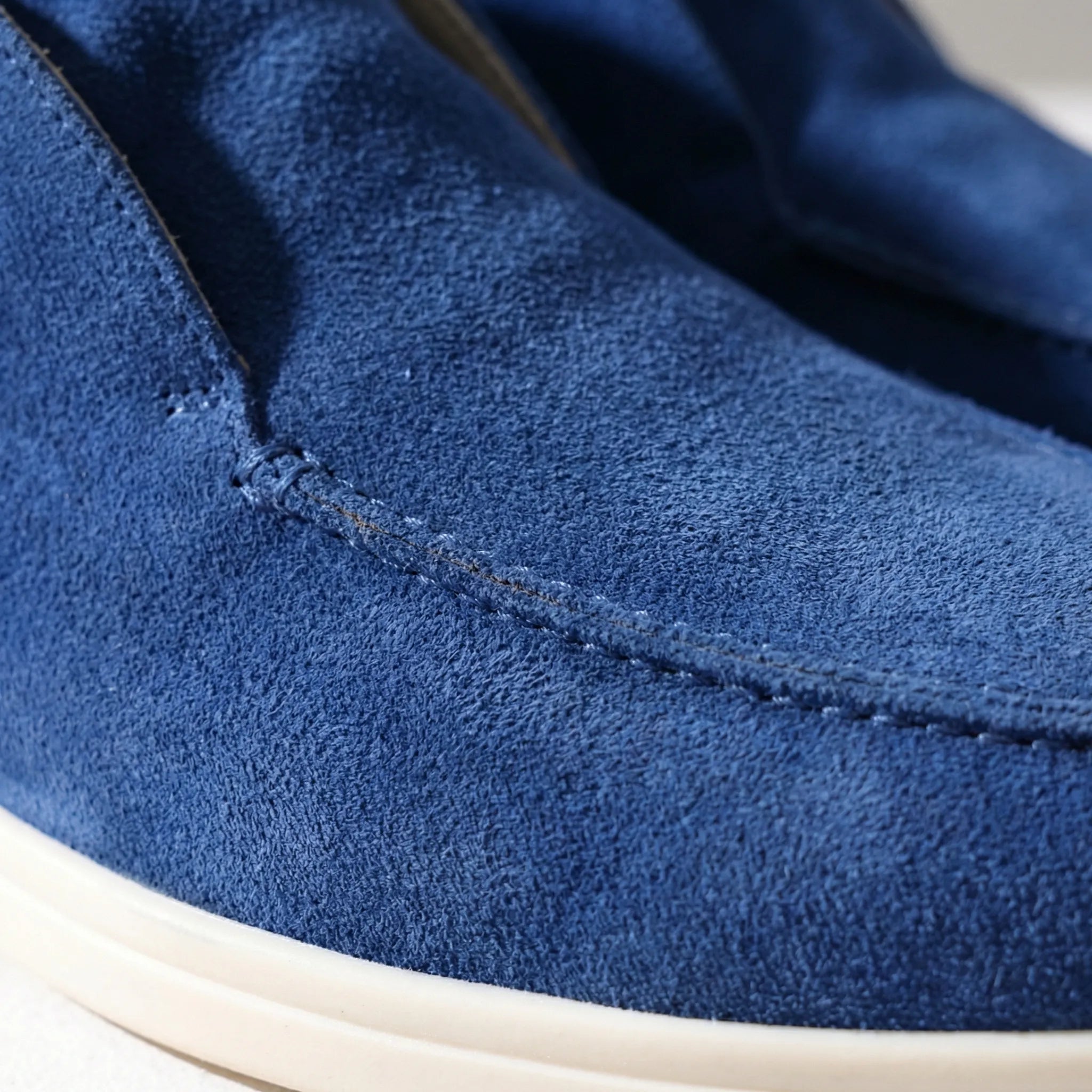 Herresko i ruskind | Slip-ons med komfortabel sål