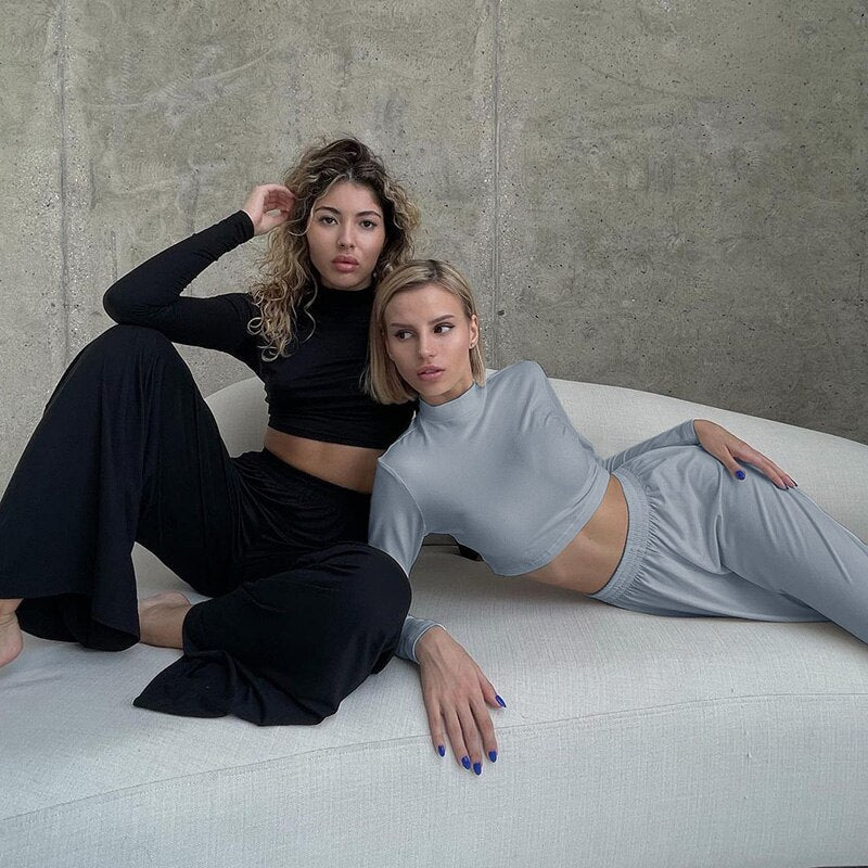 Loungewear sæt dame | Crop top med lange ærmer og brede bukser