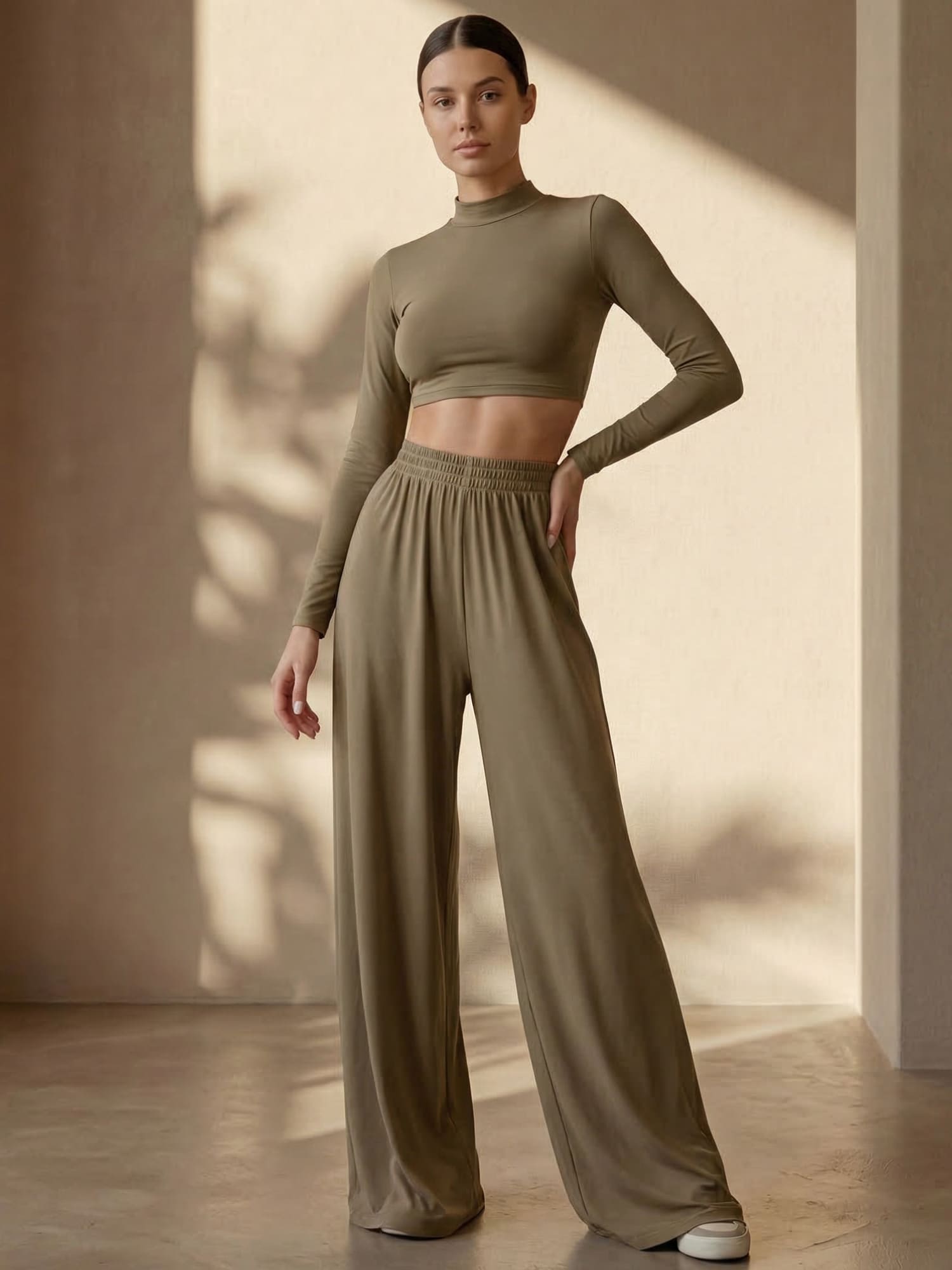 Loungewear sæt dame | Crop top med lange ærmer og brede bukser