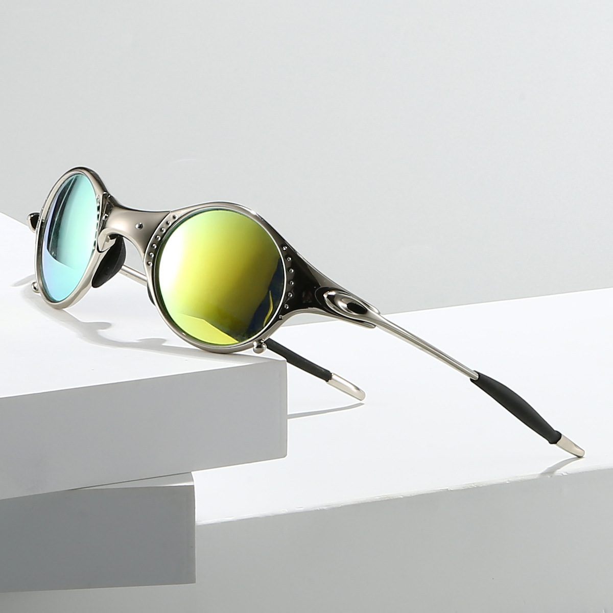 Lunettes de soleil rondes de sport au look vintage