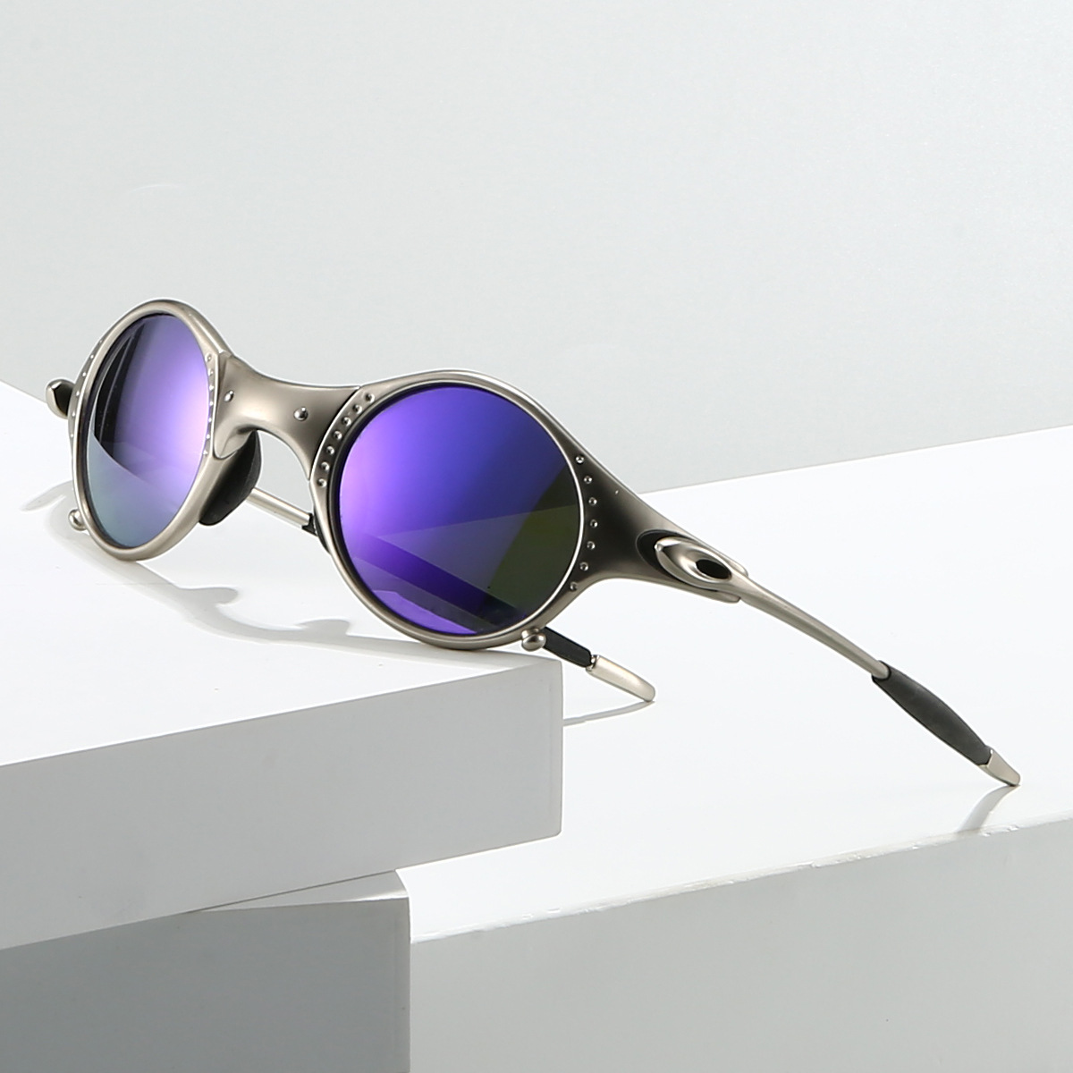 Lunettes de soleil rondes de sport au look vintage