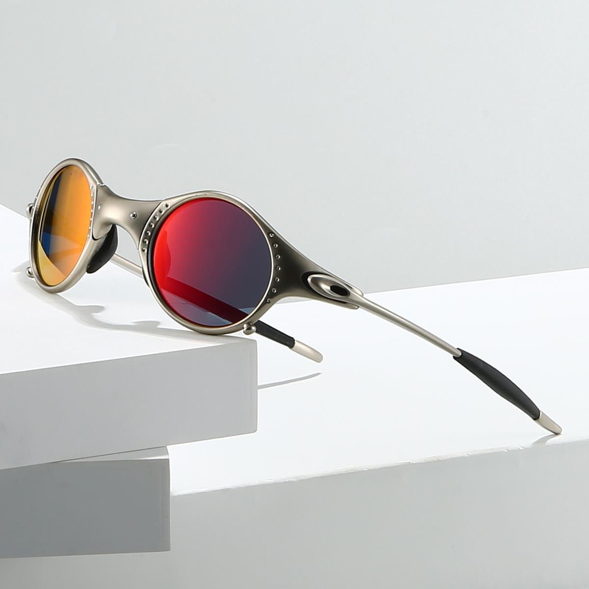 Lunettes de soleil rondes de sport au look vintage