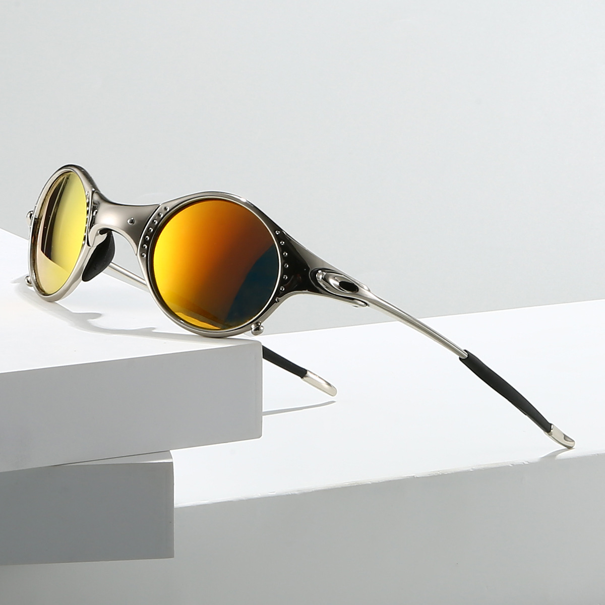 Lunettes de soleil rondes de sport au look vintage