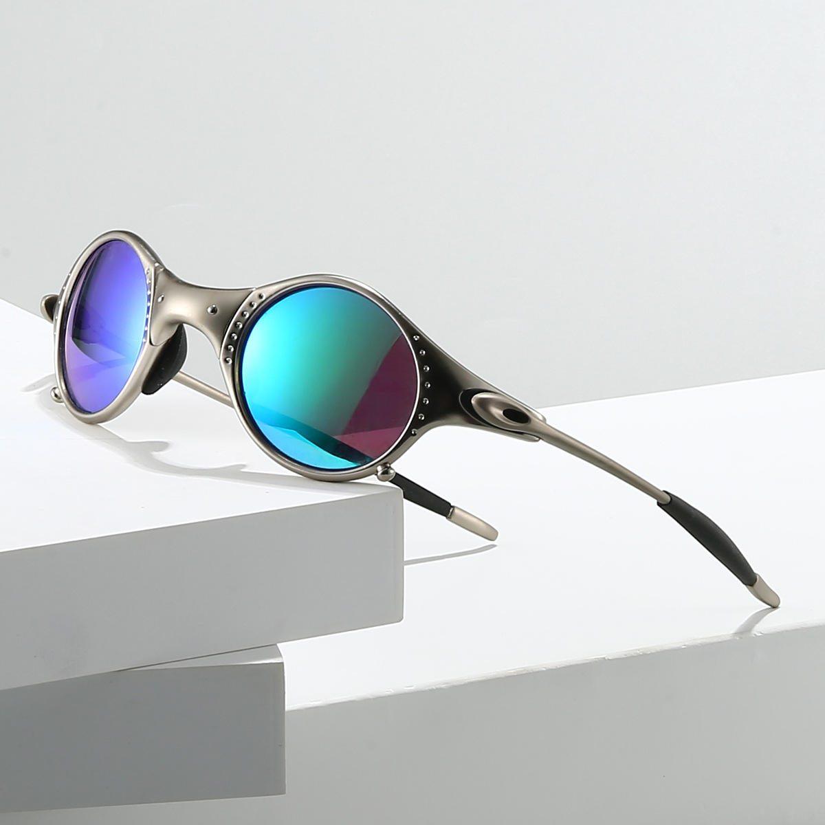 Lunettes de soleil rondes de sport au look vintage