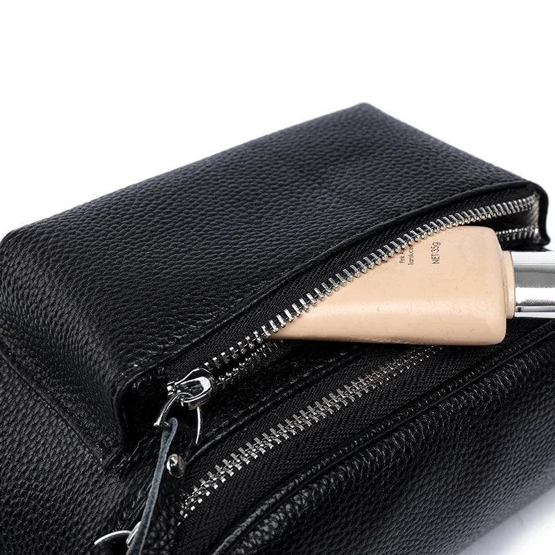 Elegant og rummelig skuldertaske til daglig brug i vintermånederne