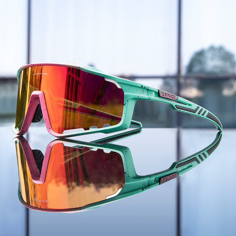 Sportssolbriller med panoramalinse