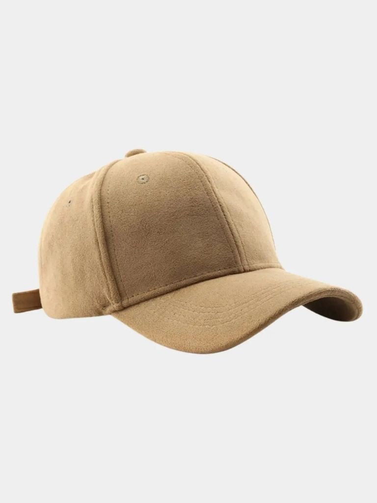 Elegant ensfarvet cap i blødt tekstil – justerbar pasform