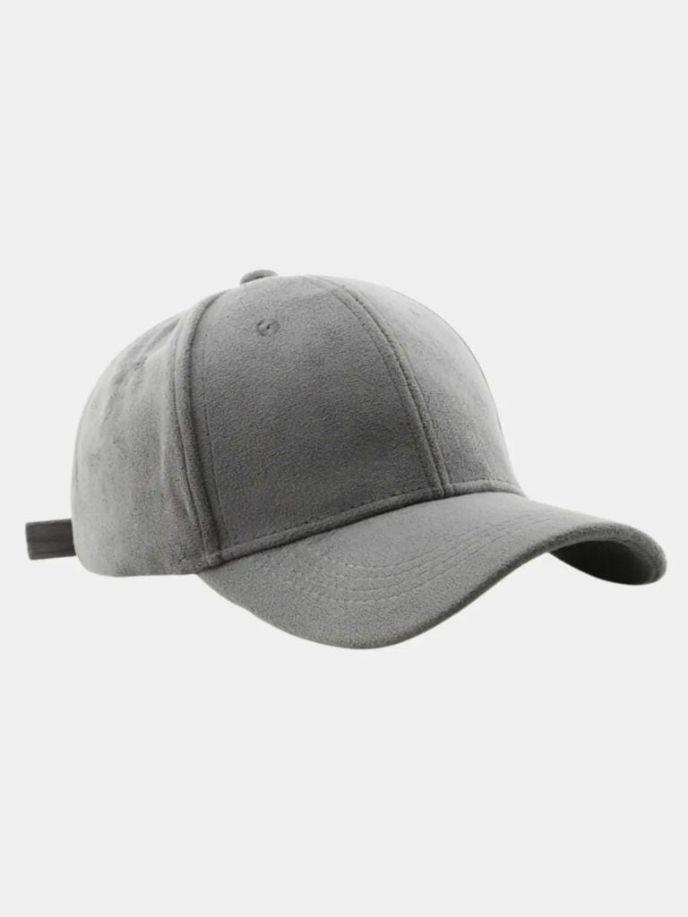 Elegant ensfarvet cap i blødt tekstil – justerbar pasform