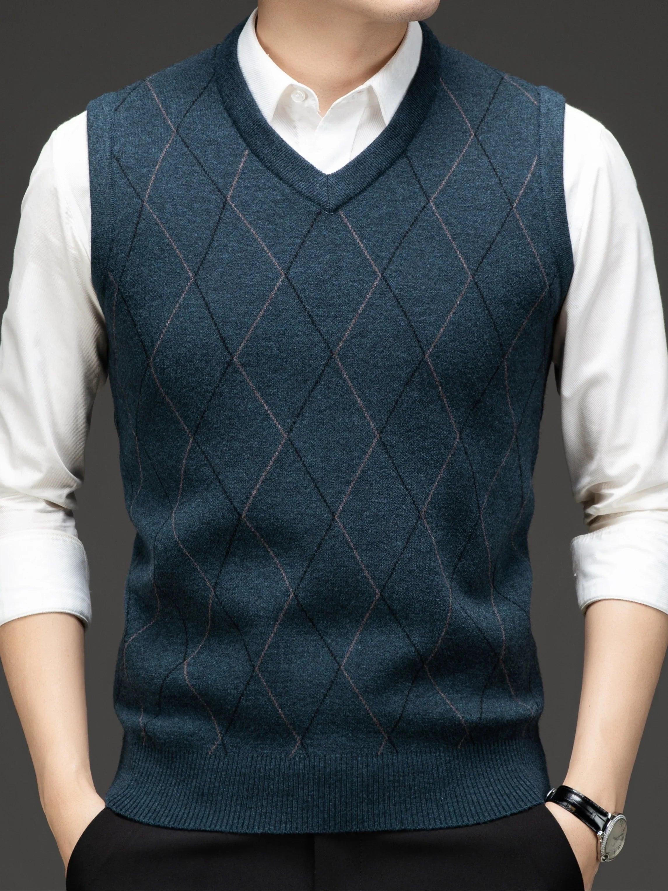Herre pullover | Strikket v-hals pullover med diamantmønster