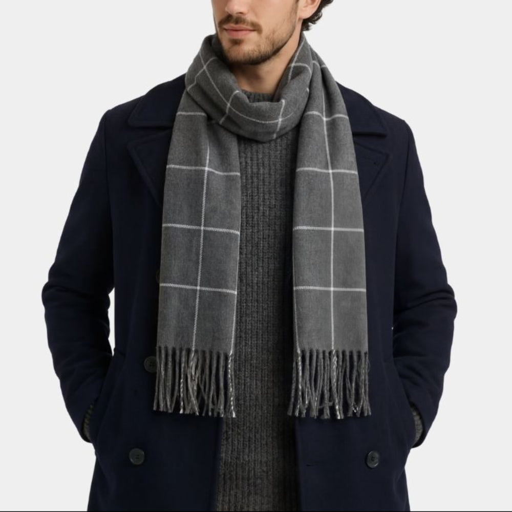 Elegant ternet halstørklæde – klassisk herretilbehør