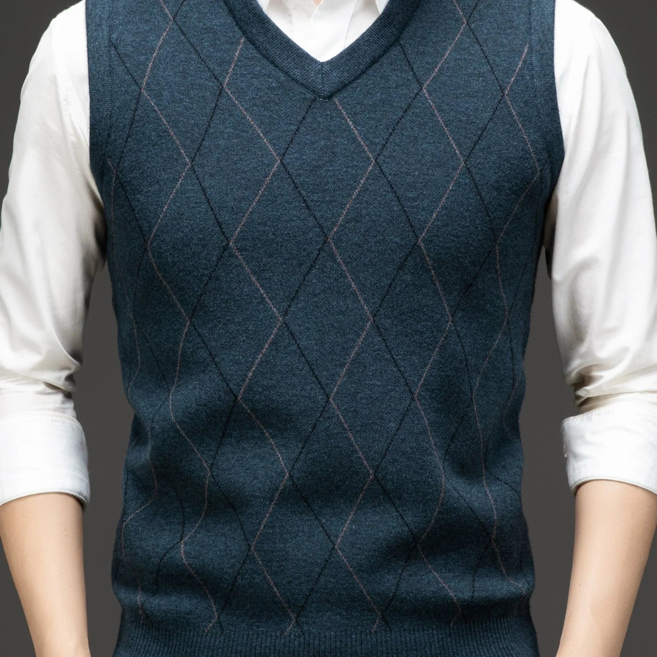 Herre pullover | Strikket v-hals pullover med diamantmønster