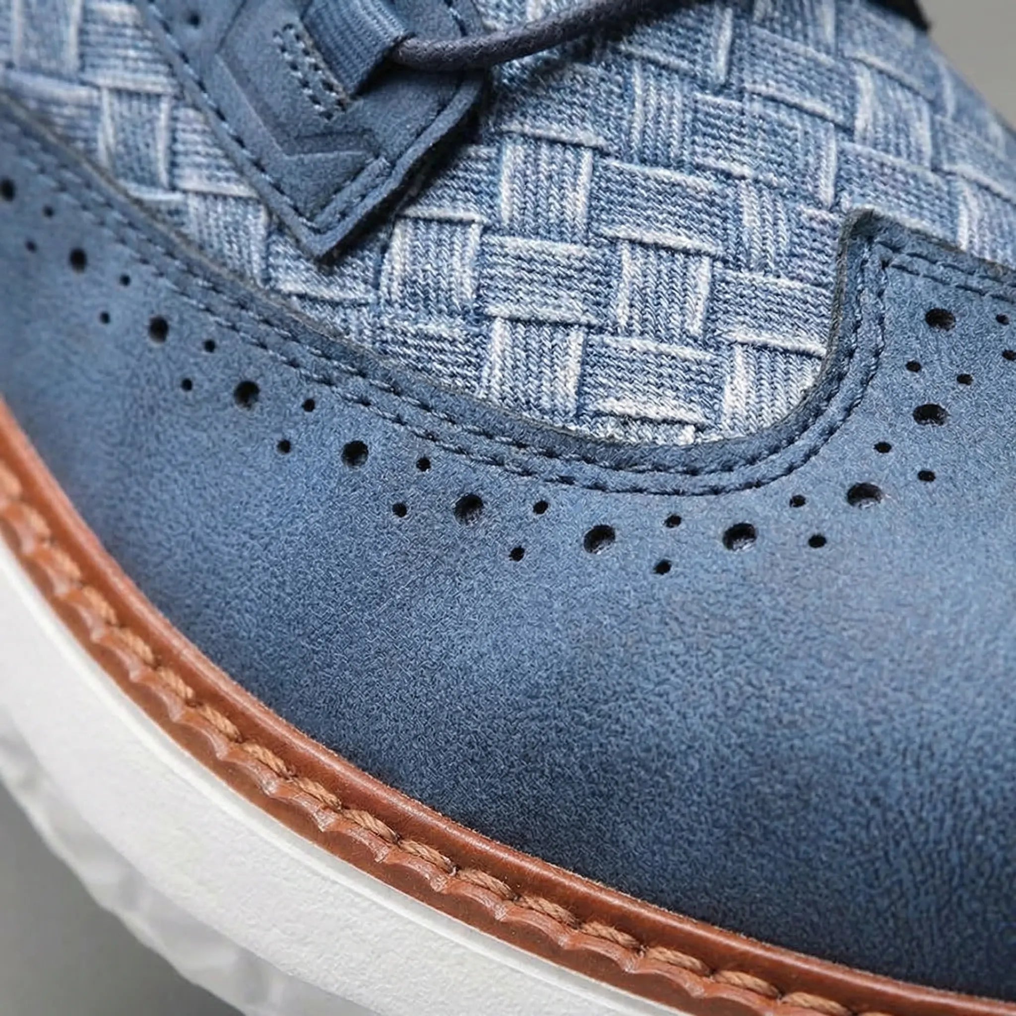 Herresneakers | Oxford sneaker med præget detalje og dæmpende sål