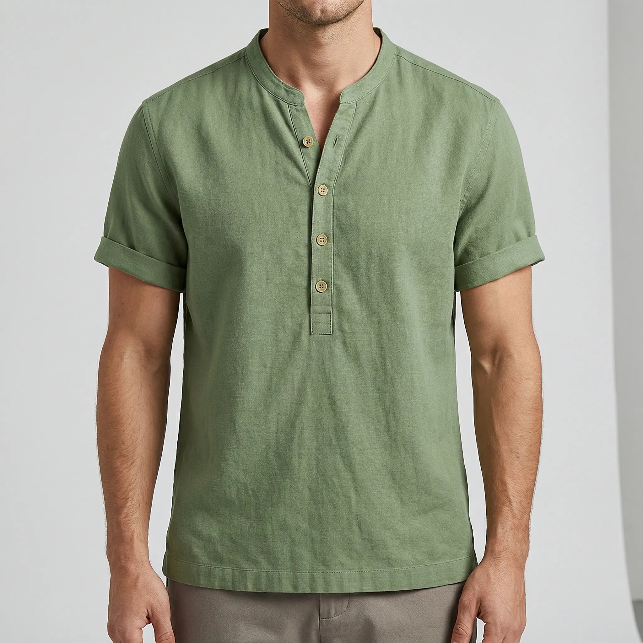 Hørskjorte til herre med knaplukning og korte ærmer