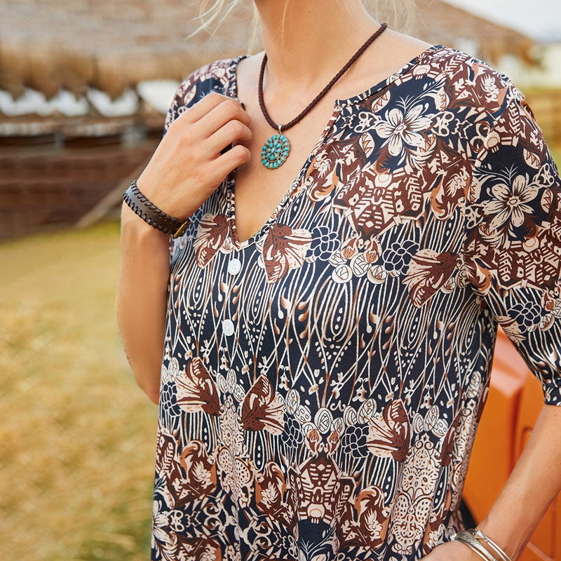 Kjole dame | Print kjole med v hals og knapper