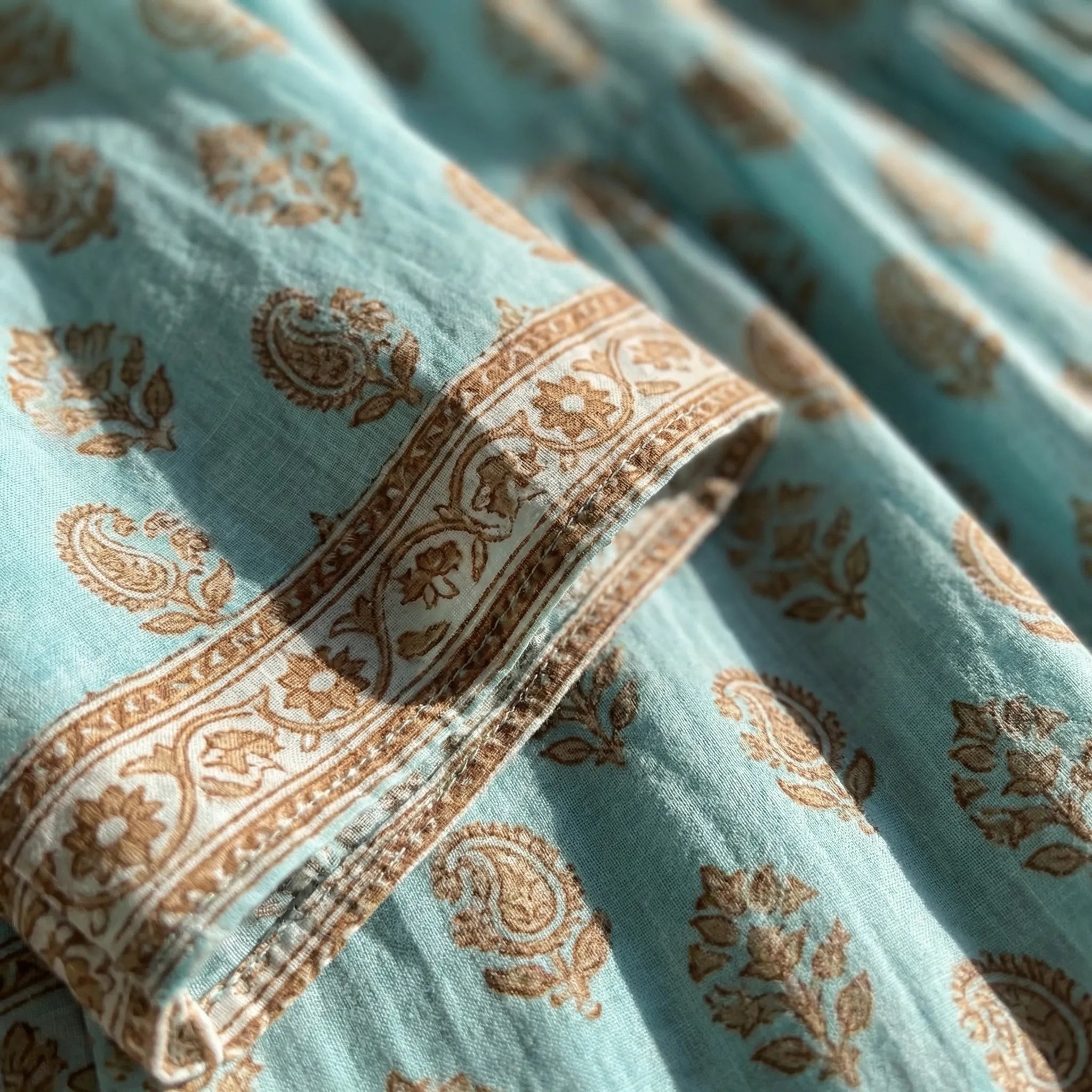 Kjole med V-hals dame | Løstsiddende pasform