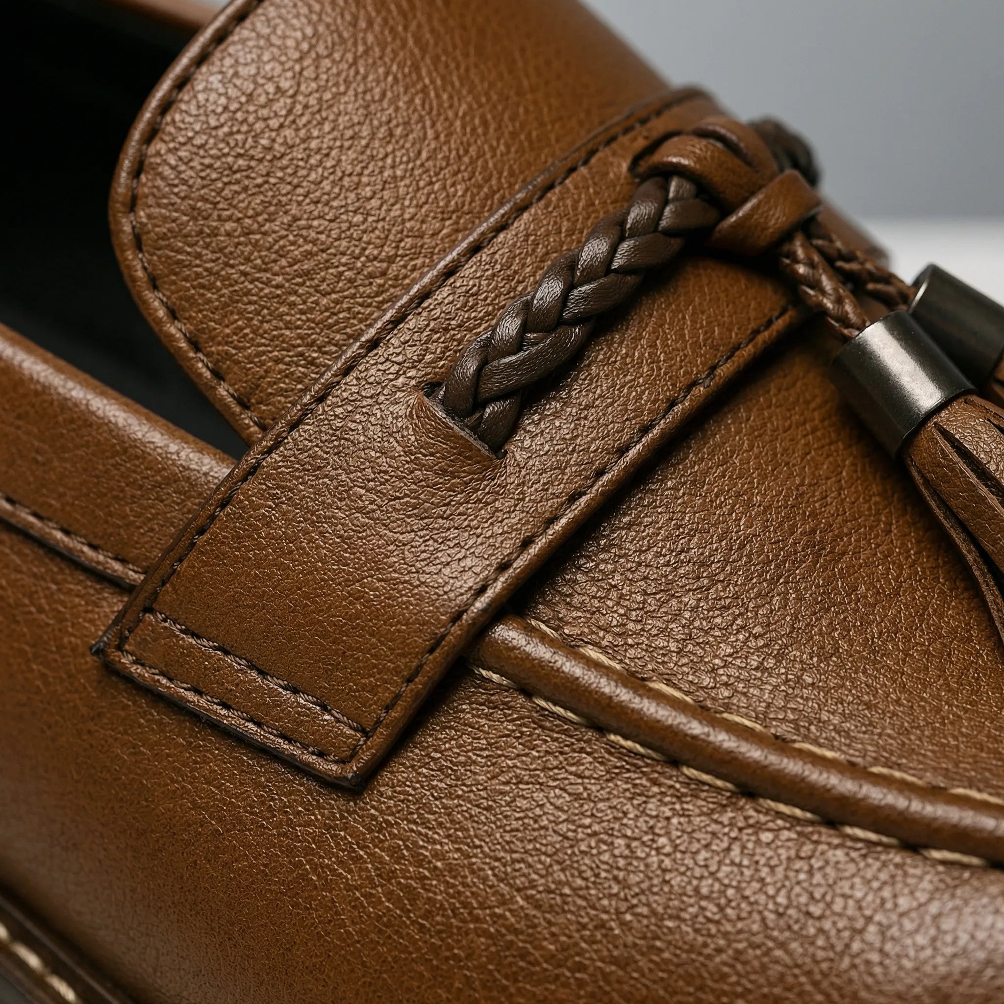 Mocassins pour homme | Chaussures élégantes à enfiler avec pompon