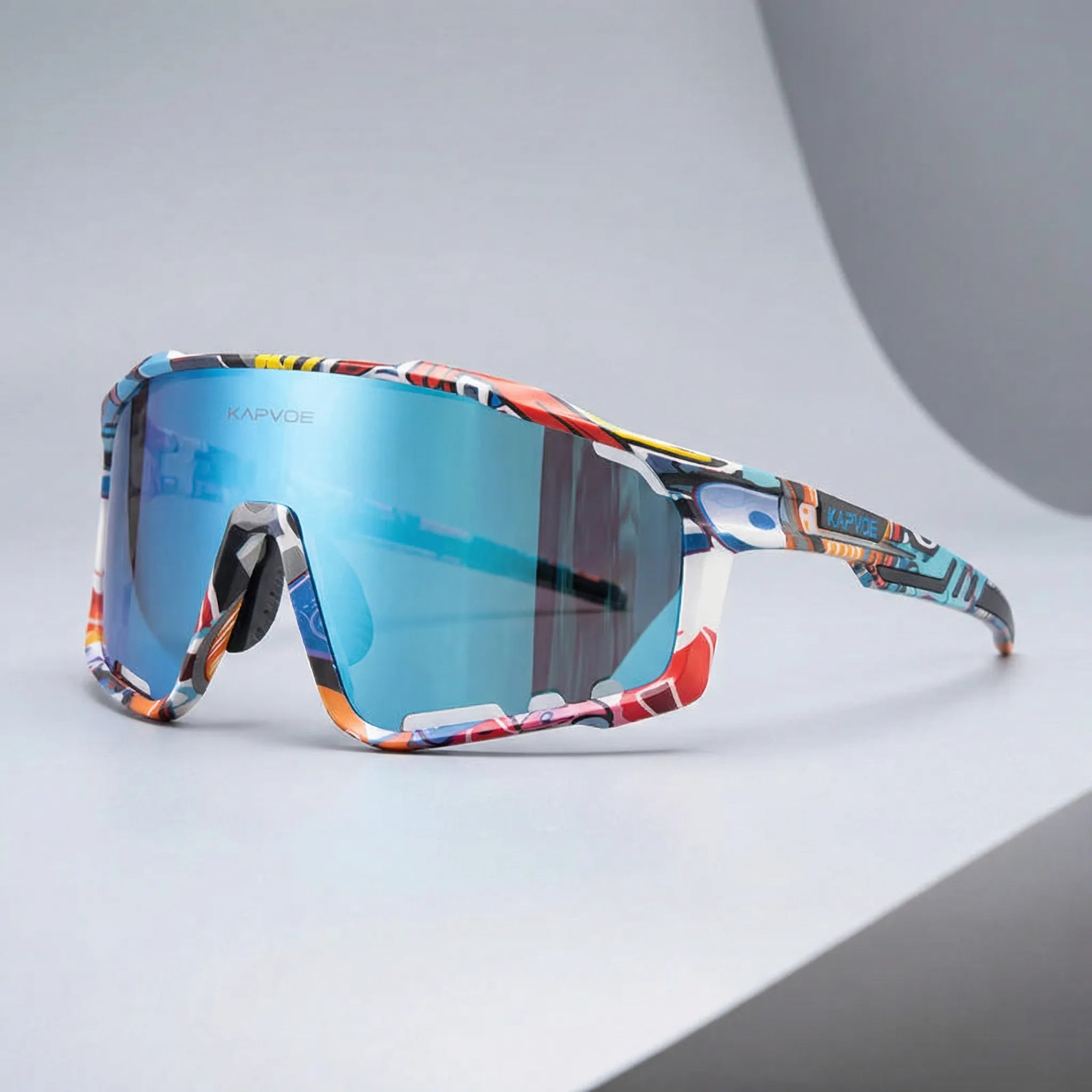 Sportssolbriller med panoramalinse