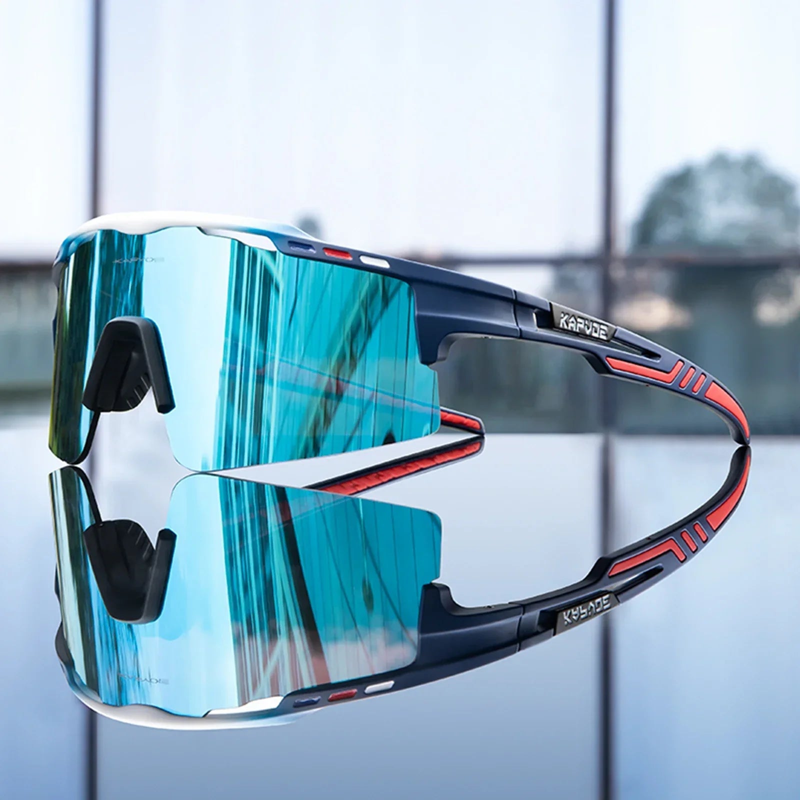 Sportssolbriller med panoramalinse