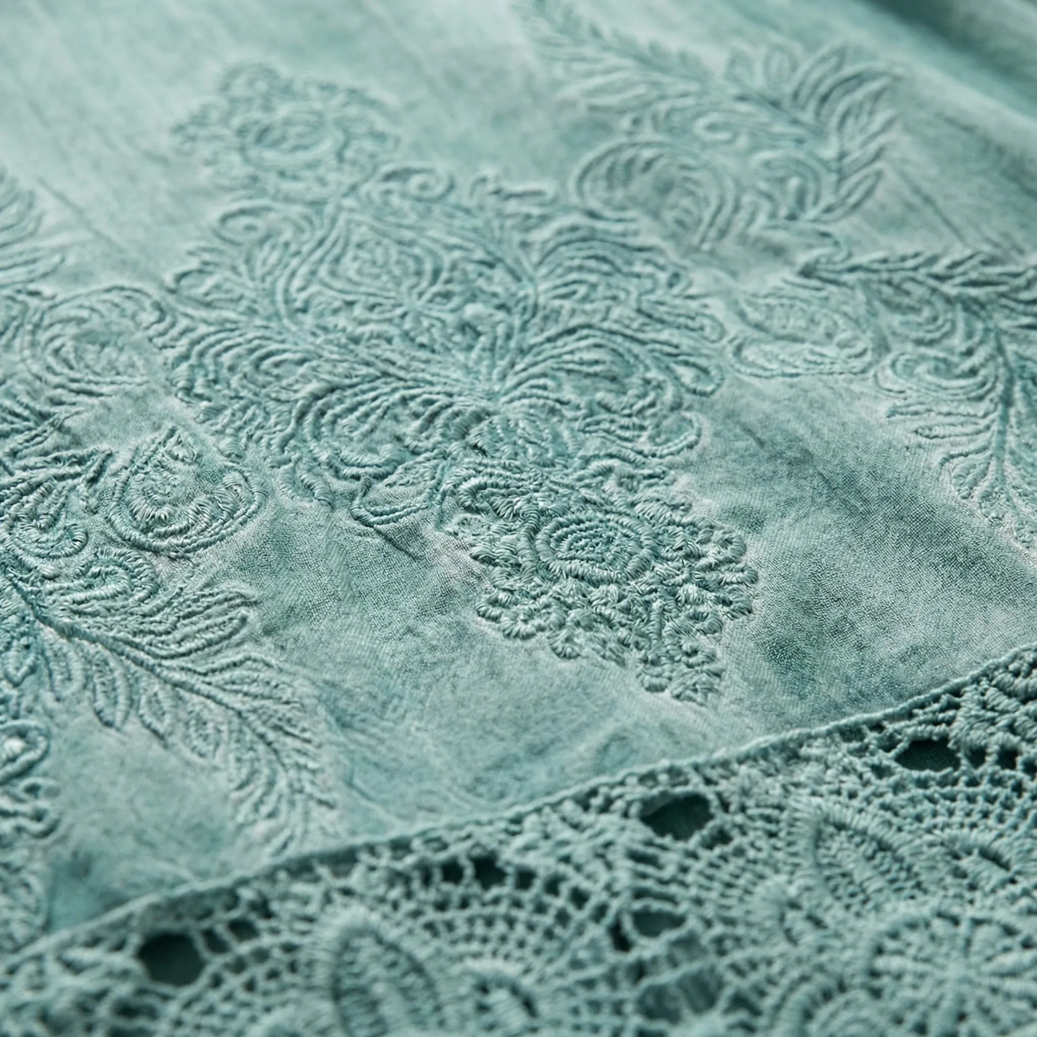 Tuniekkjole til damer | Broderet kjole med V-hals og blondekanter