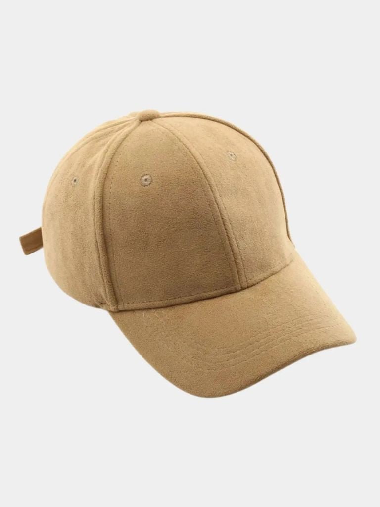 Elegant ensfarvet cap i blødt tekstil – justerbar pasform